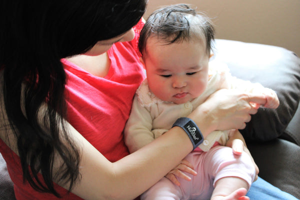 shirt-clip-nursing-bracelet-breastfeeding-accessories
