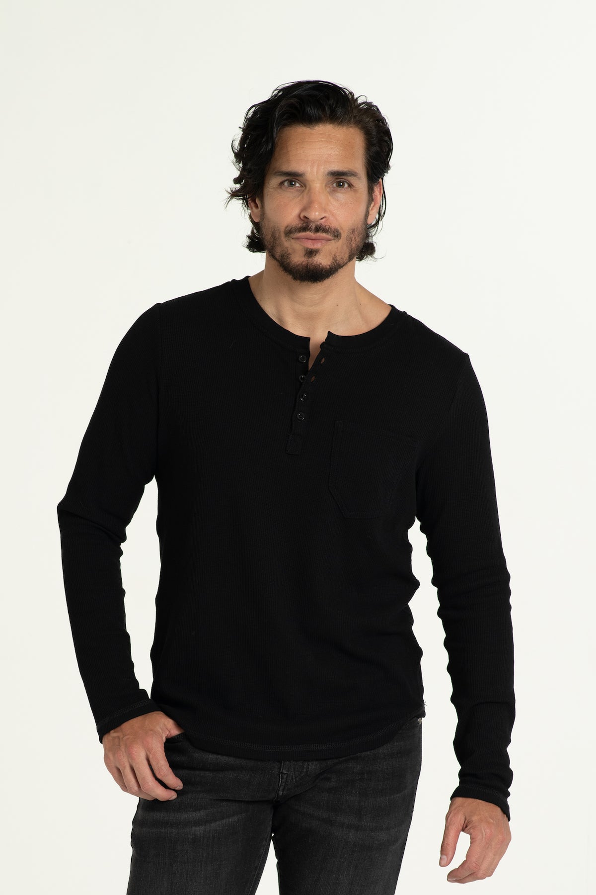 KNITTED HENLEY T-SHIRT IN BLACK | Stitch's Jeans Stitch's Jeans