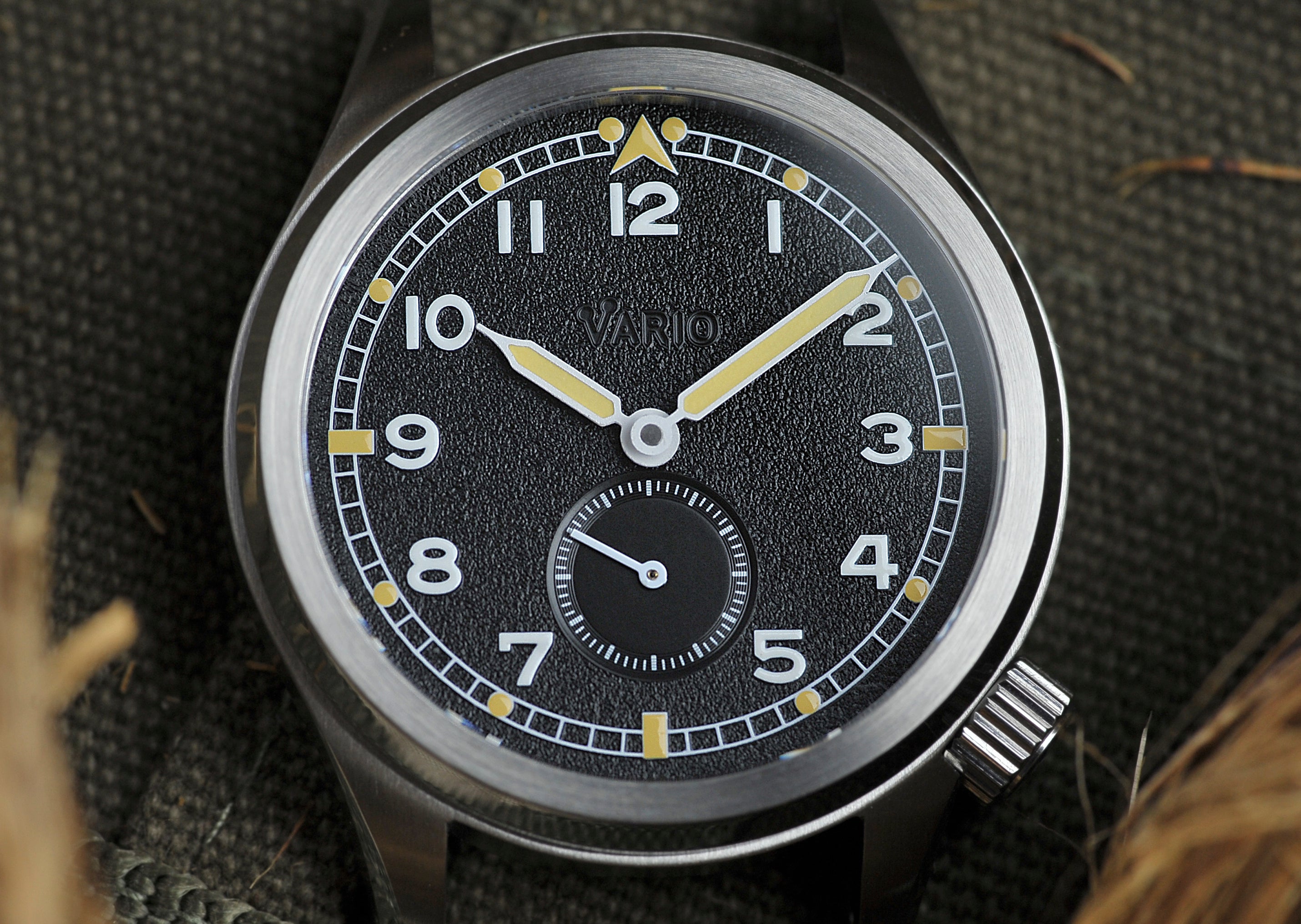 vario dirty dozen d-12 ww2 field watch