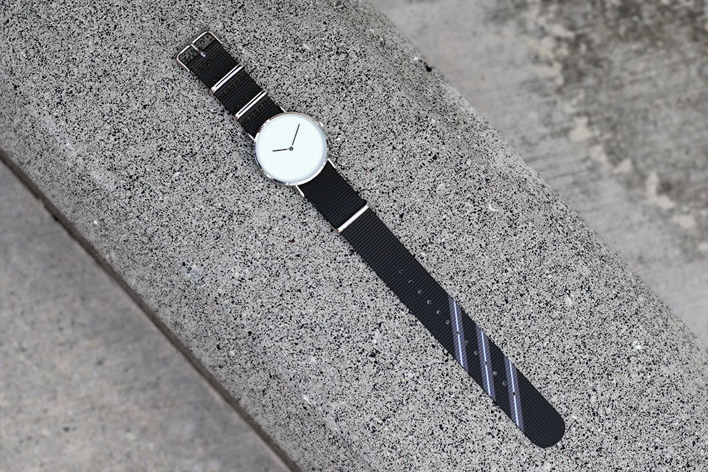 vario printed strap black razor with minimalist watch