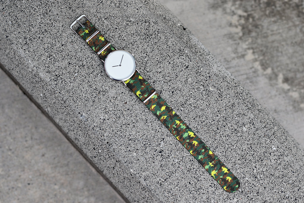 vario design strap camo green with minimalist watch