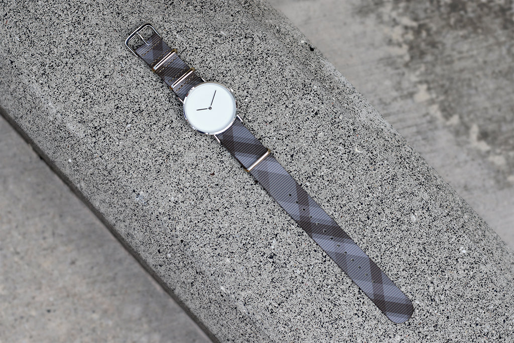 vario design strap mono plaid with minimalist watch