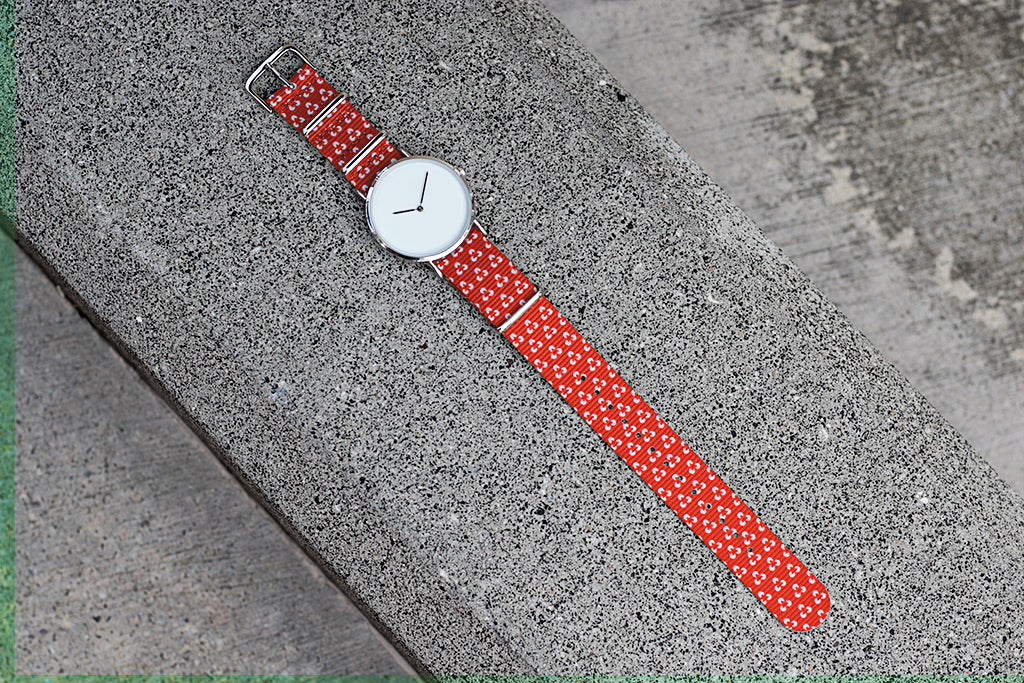 vario graphic strap velvet trinity with minimalist watch