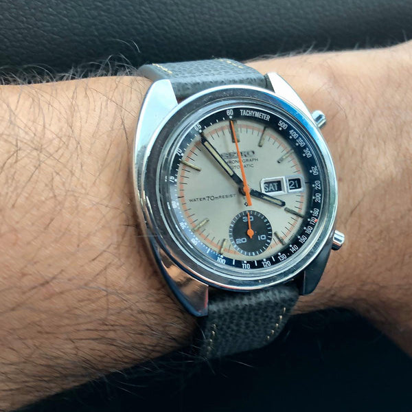 seiko chronograph on vario italian leather watch strap