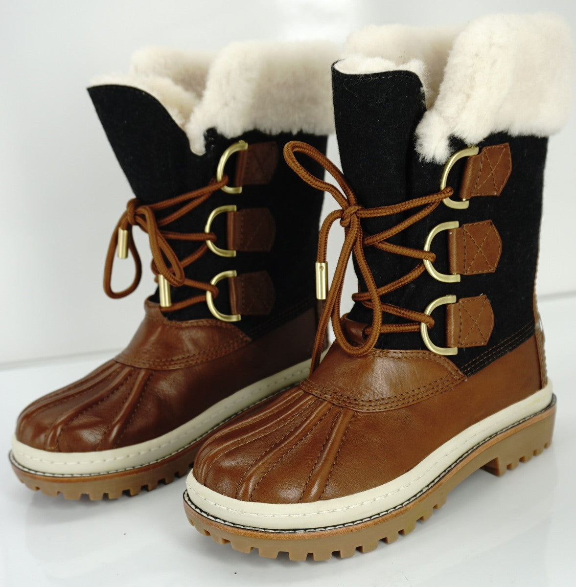 Tory Burch Grey Flannel Brown Leather Duck Boots Size 5 Shearling Trim –  AnAuthentic