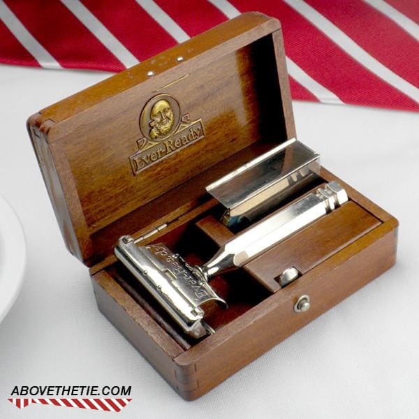 ever-ready-se-safety-razor-and-case-above-the-tie_957_grande.jpg