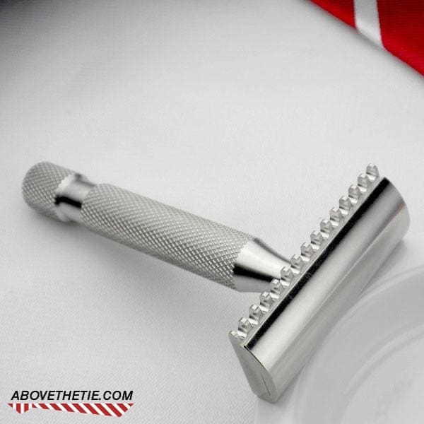 Novembre 2018 - Page 6 Kronos-se2-single-edge-stainless-steel-safety-razor-above-the-tie_1_755_1024x1024