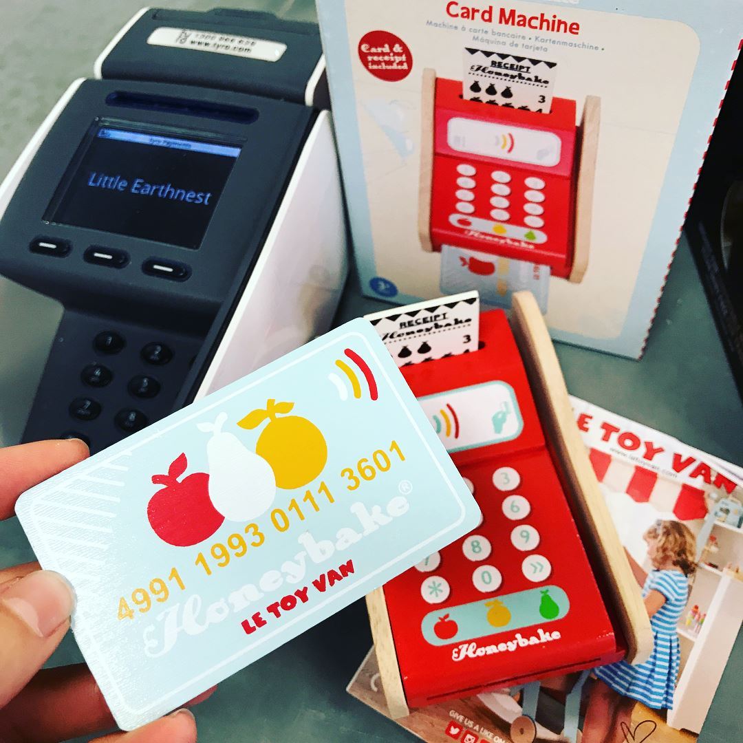 le toy van card machine