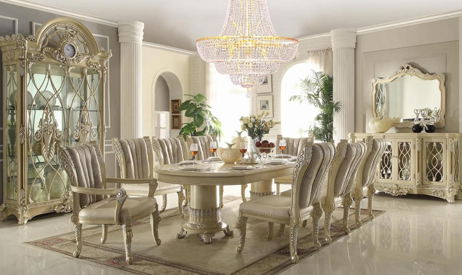 How to Decorate a Luxury Dining Table