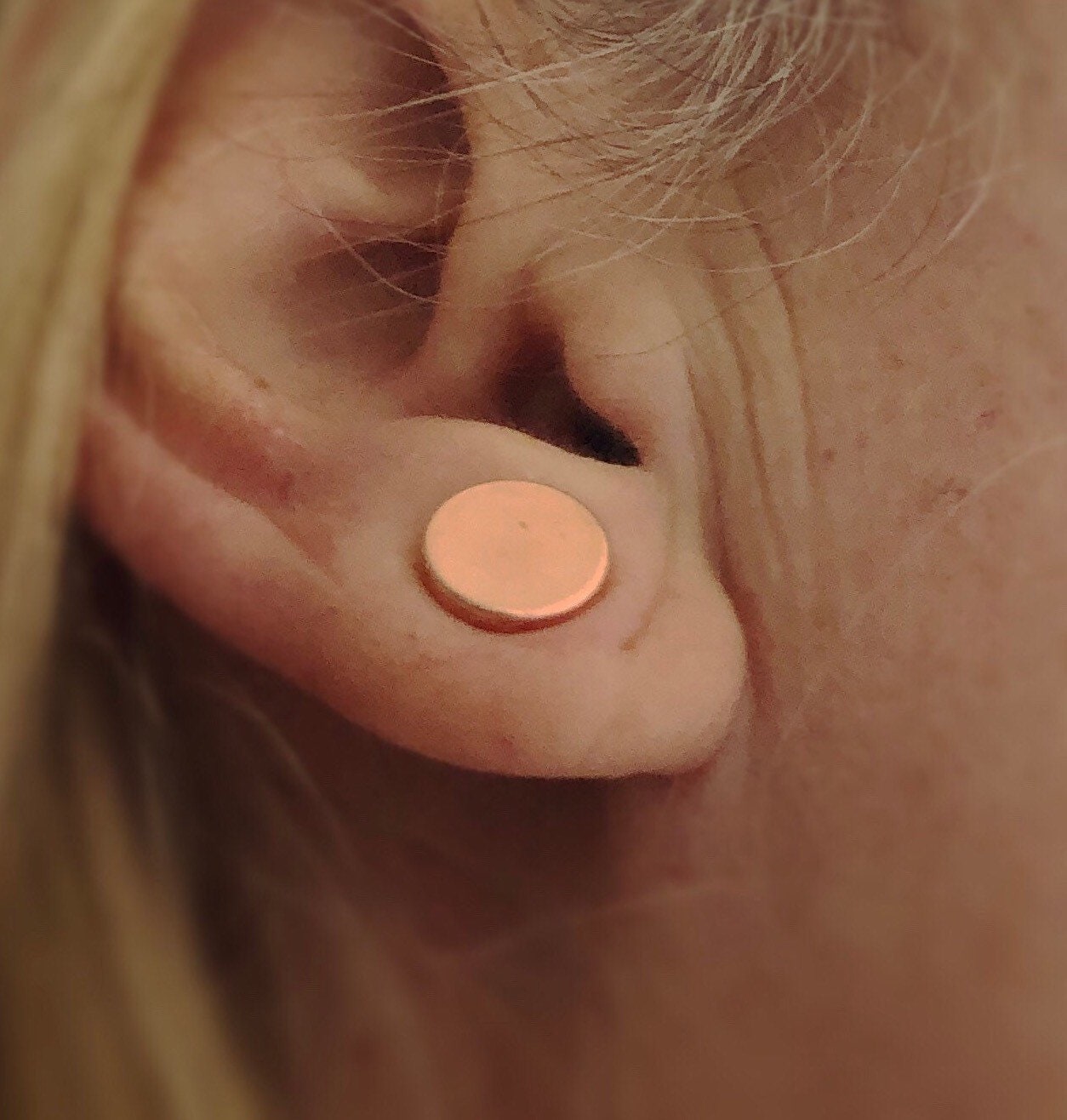 Best Deal for Keloid Pressure Earring (M, Black) Clip On Earring
