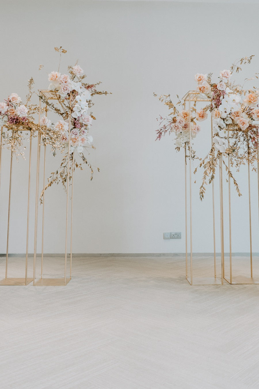 Modern Japanese-inspired Wedding @ S.E.A. Aquarium – Bucket Full Of Roses