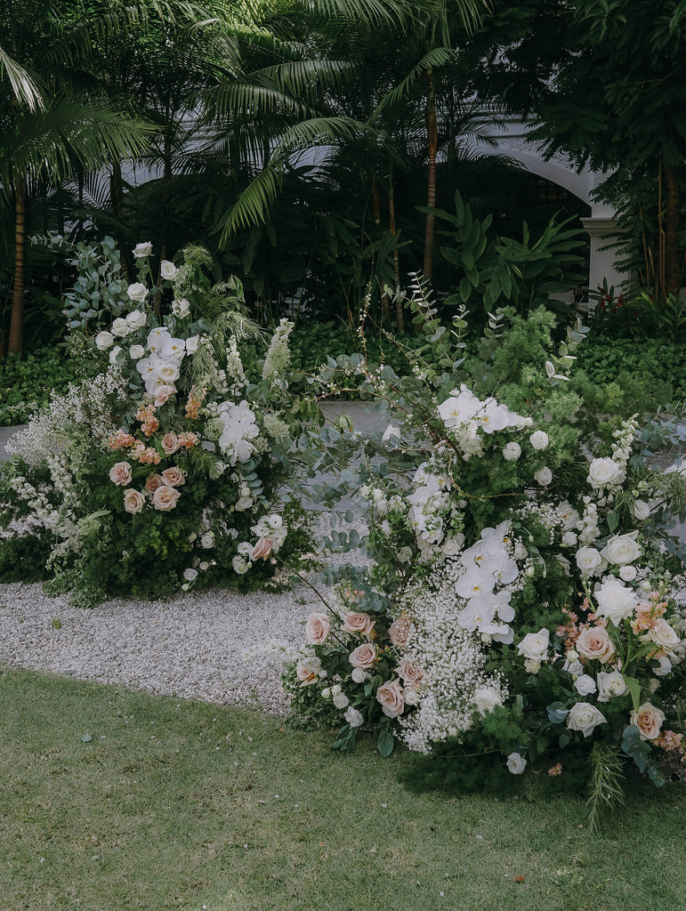 Romantic Outdoor Garden Wedding at Raffles Hotel Lawn and Solemnization