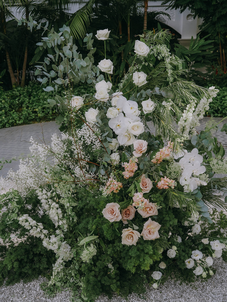 Romantic Outdoor Garden Wedding at Raffles Hotel Lawn and Solemnization