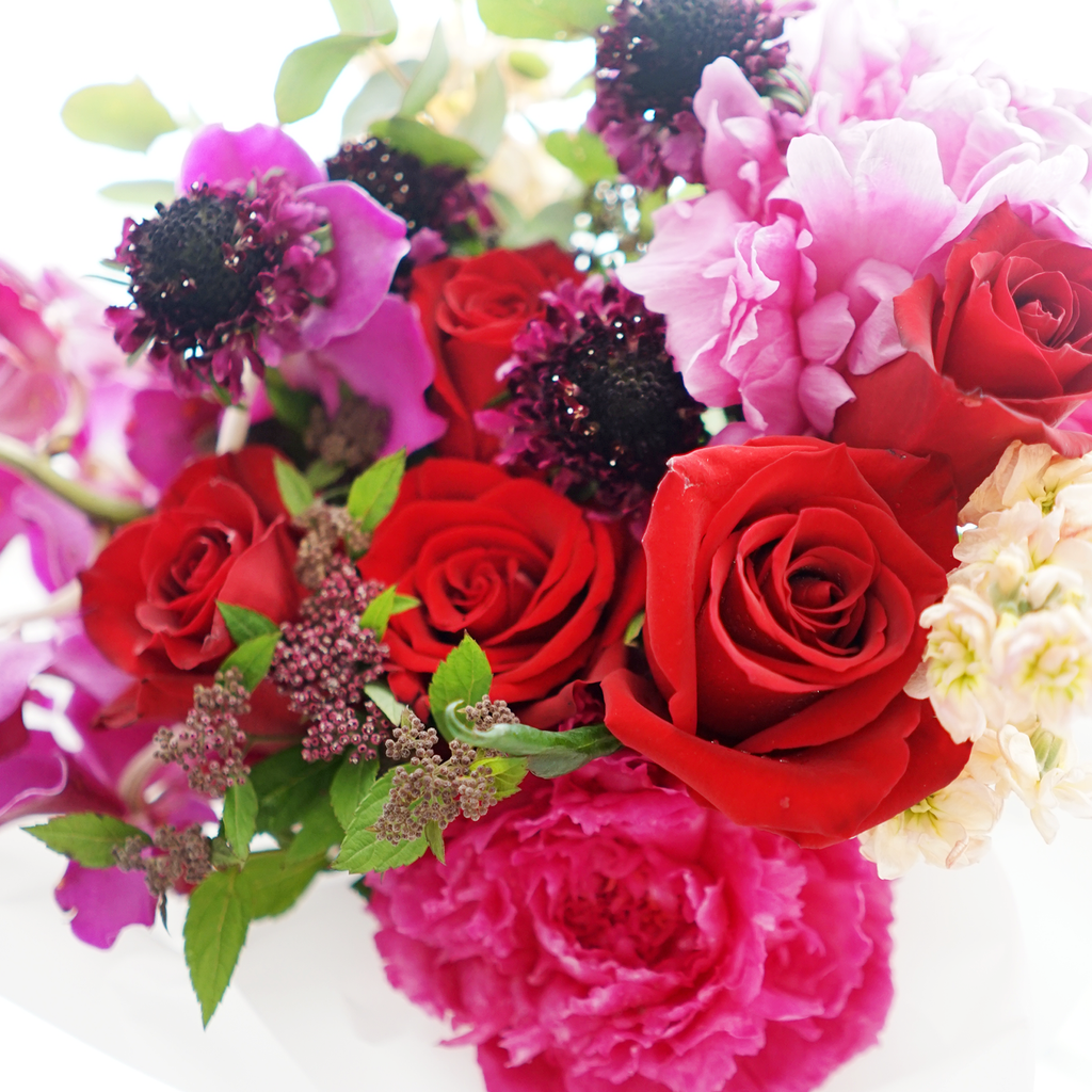 Flower Bouquets & Delivery Singapore - Bucket Full Of Roses