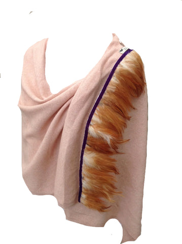 https://www.feathersofitaly.co.uk/products/naples-cashmere-scarf-with-feather-trim-in-pink?pr_prod_strat=use_description&pr_rec_id=c0e281f51&pr_rec_pid=11417296660&pr_ref_pid=5937178375&pr_seq=uniform