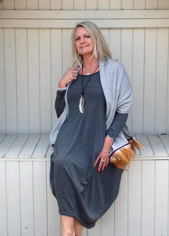 https://www.feathersofitaly.co.uk/collections/dresses/products/nia-pouch-grey-dress