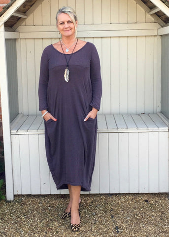 https://www.feathersofitaly.co.uk/collections/dresses/products/nia-pouch-maxi-purple-dress