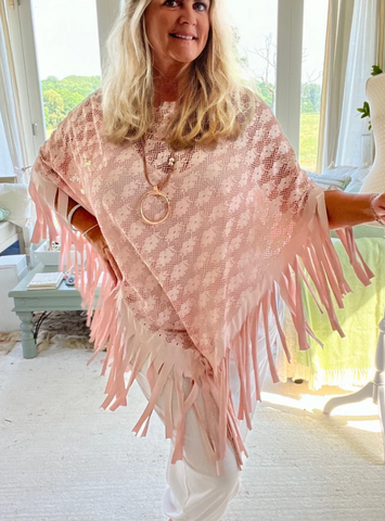 https://www.feathersofitaly.co.uk/products/pink-lace-poncho?syclid=coovth4h33ns73ch4jl0&utm_campaign=emailmarketing_152476647666&utm_medium=email&utm_source=shopify_email