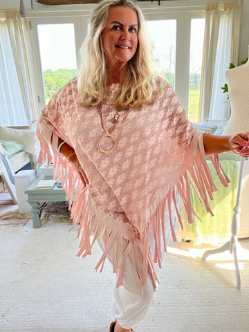 https://www.feathersofitaly.co.uk/collections/new-arrivals/products/pink-lace-poncho