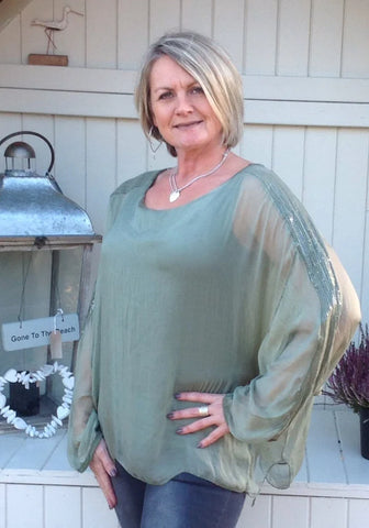 https://www.feathersofitaly.co.uk/products/naples-silk-top-green-new-arrivals?_pos=8&_sid=c7389cee1&_ss=r