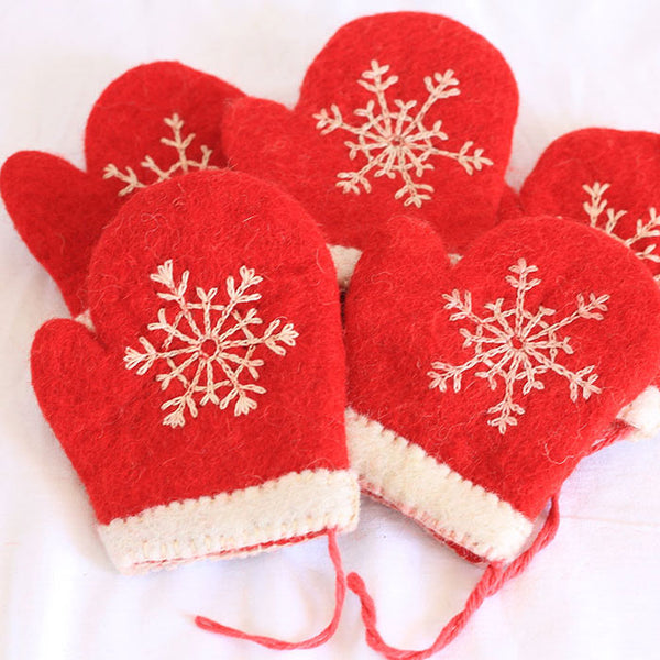 felt christmas gloves