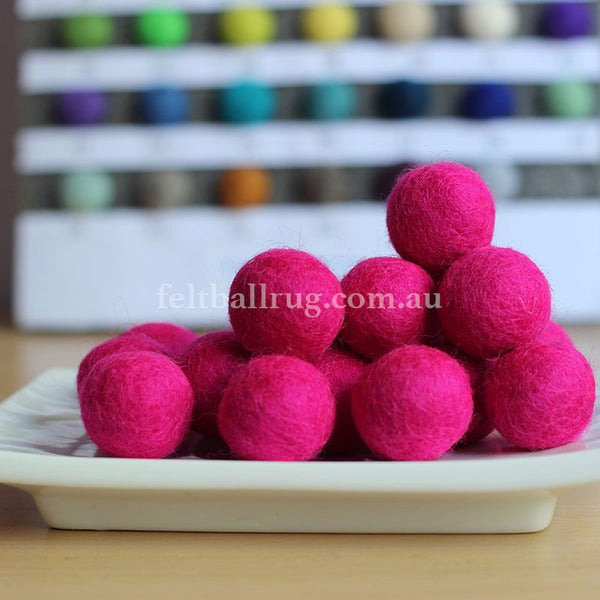 2.5cm Wholesale Felt Balls [100 Colors] - Felt and Yarn