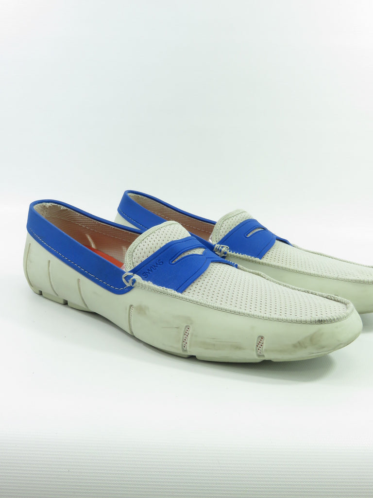 swims moccasins