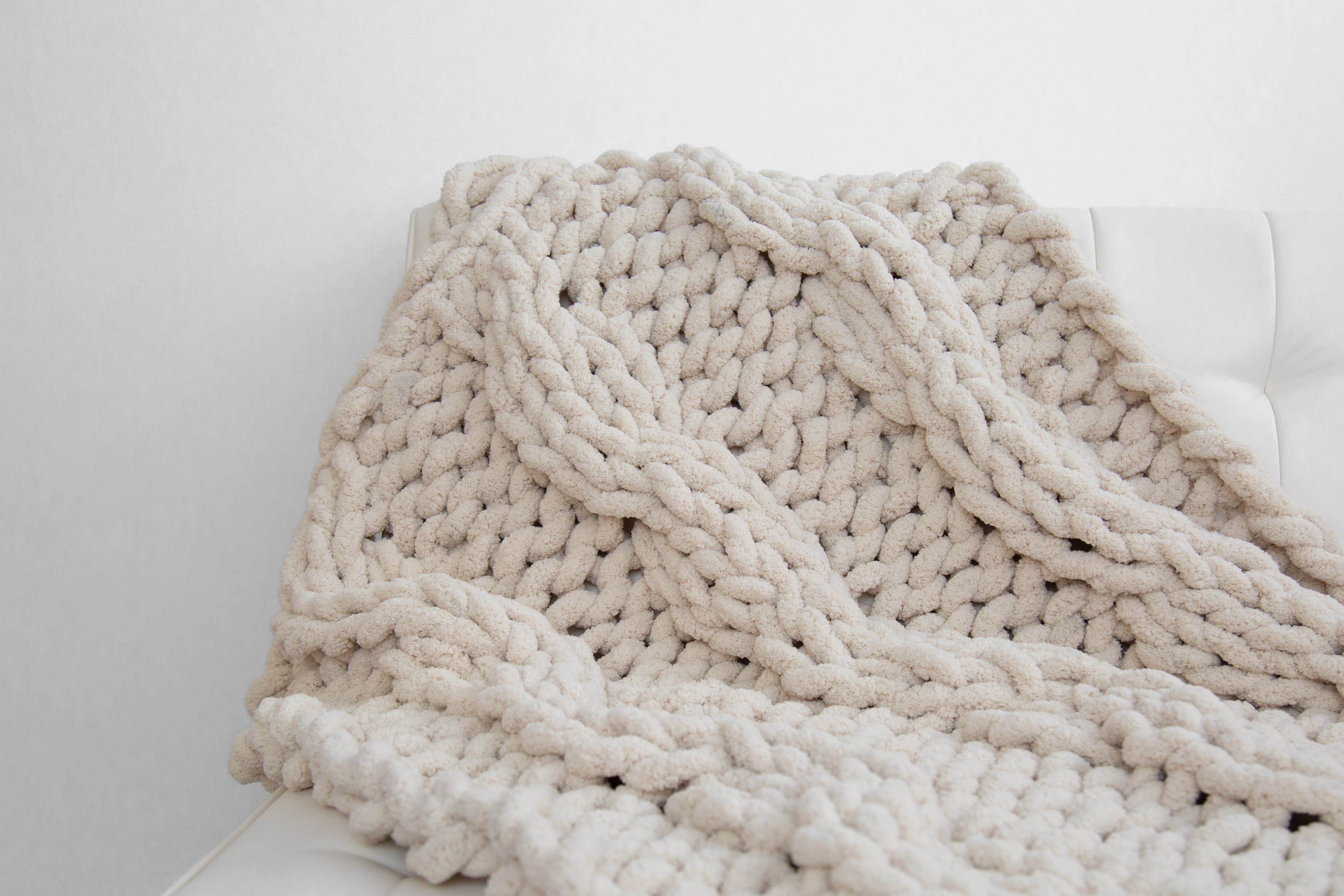 Chunky Knit Chenille Yarn Blanket BeCozi