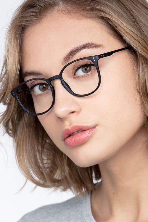 5 razones por las cuales no comprar gafas con "lentes de lujo" Gato con Gafas