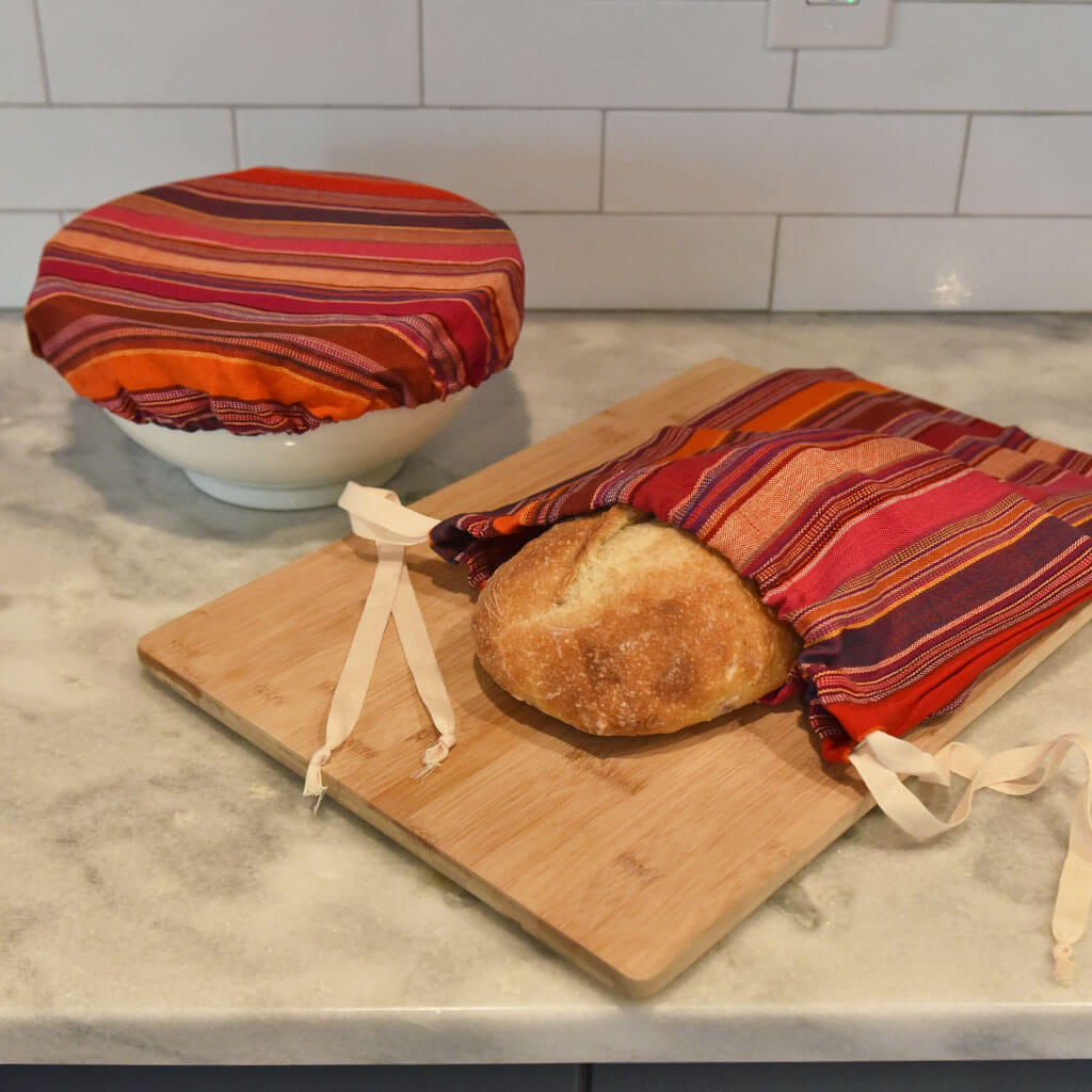 https://cdn.shopify.com/s/files/1/1108/0386/products/DSC-9617-Bread-Bag-Bowl-Cover-Set-BJ_1024x1024.jpg?v=1679062632