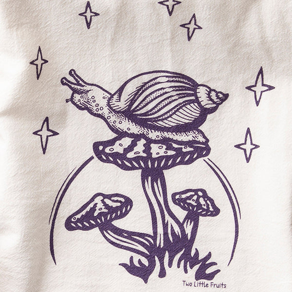 https://cdn.shopify.com/s/files/1/1108/1986/products/mushroom-tea-towel-491620_600x.jpg?v=1699633690