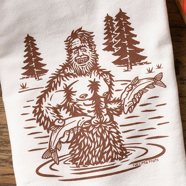 https://cdn.shopify.com/s/files/1/1108/1986/products/sasquatch-tea-towel-108028_600x.jpg?v=1699633694