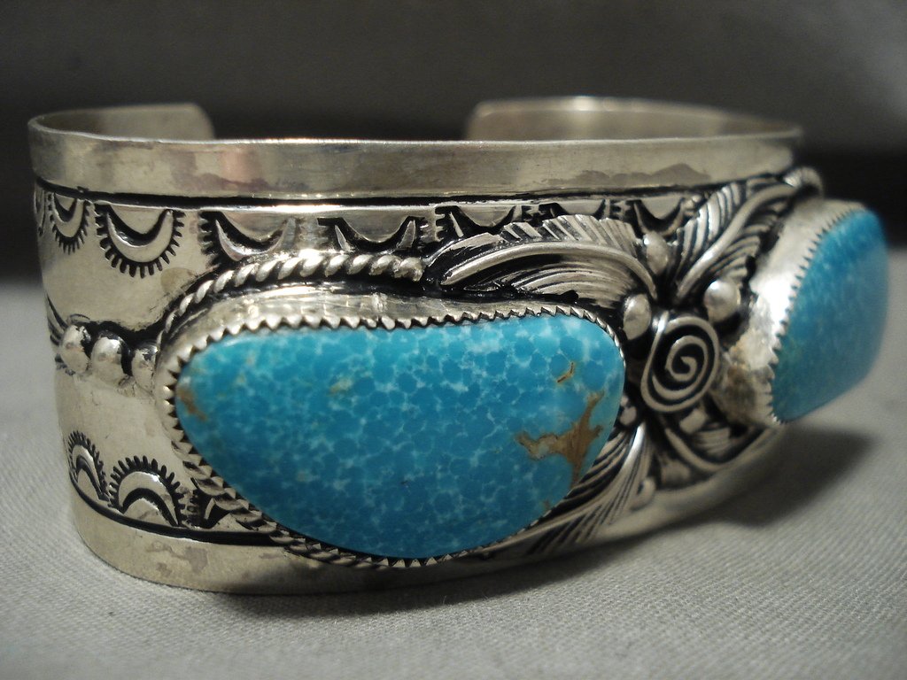 Opulent Vintage Navajo Turquoise Native American Jewelry Silver Bracel