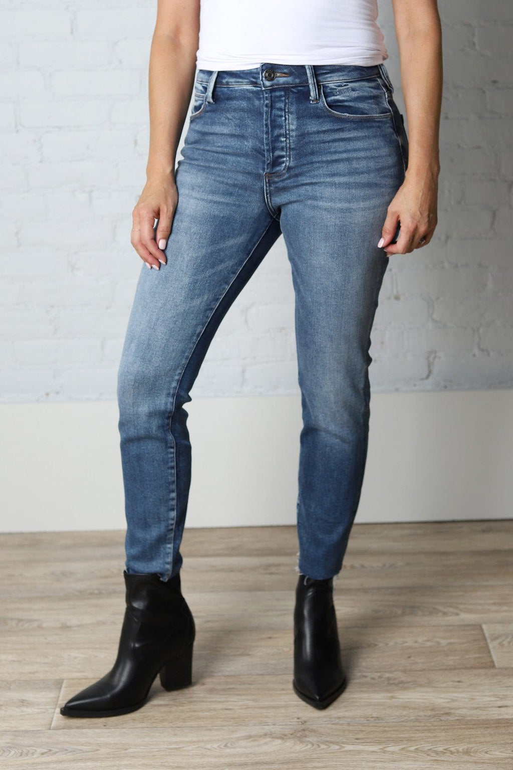 KUT Charlize Cigarette Leg Raw Hem Denim - Revelation – Gallery 512 Boutique