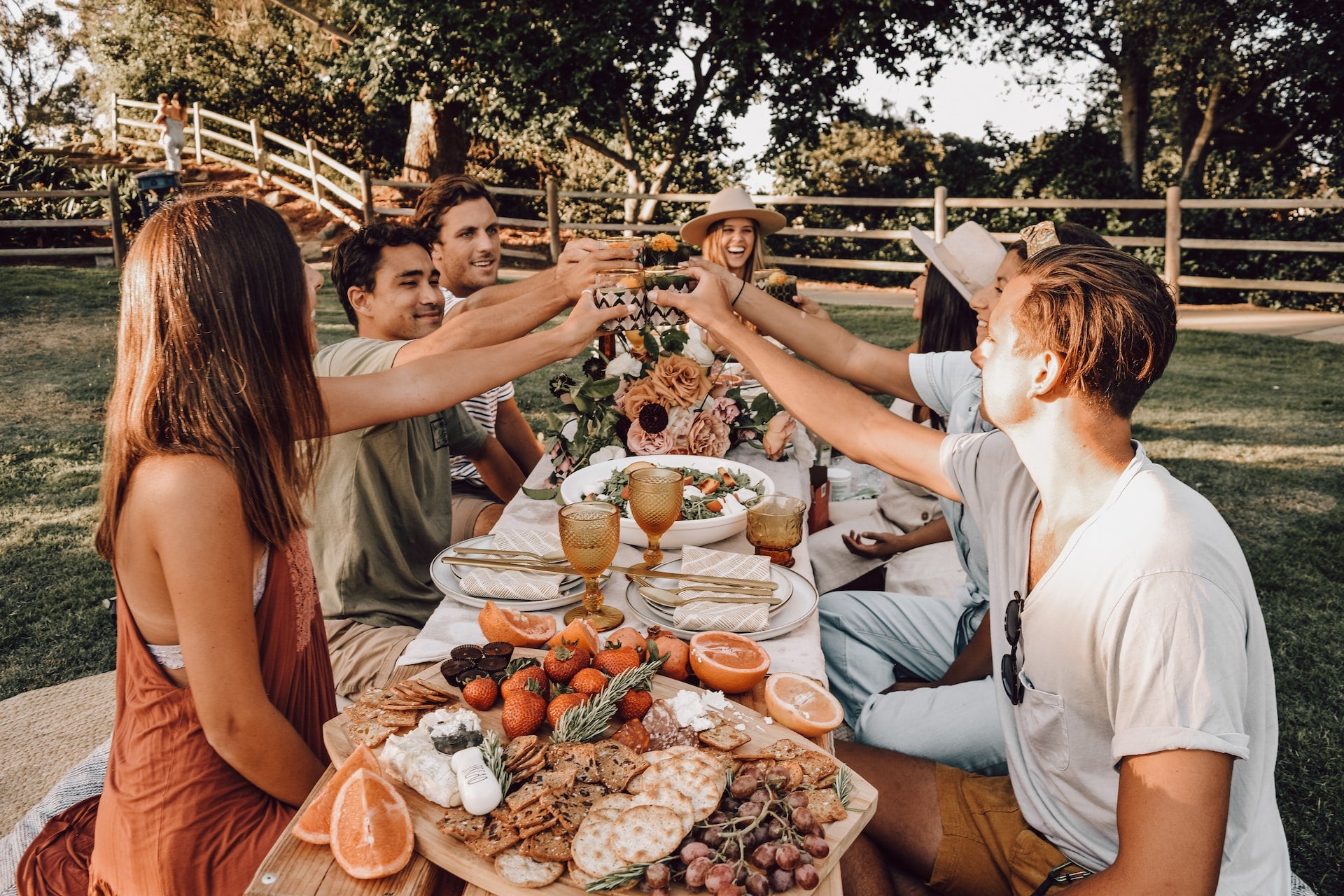 Outdoor Picnic Party Ideas | Charmerry