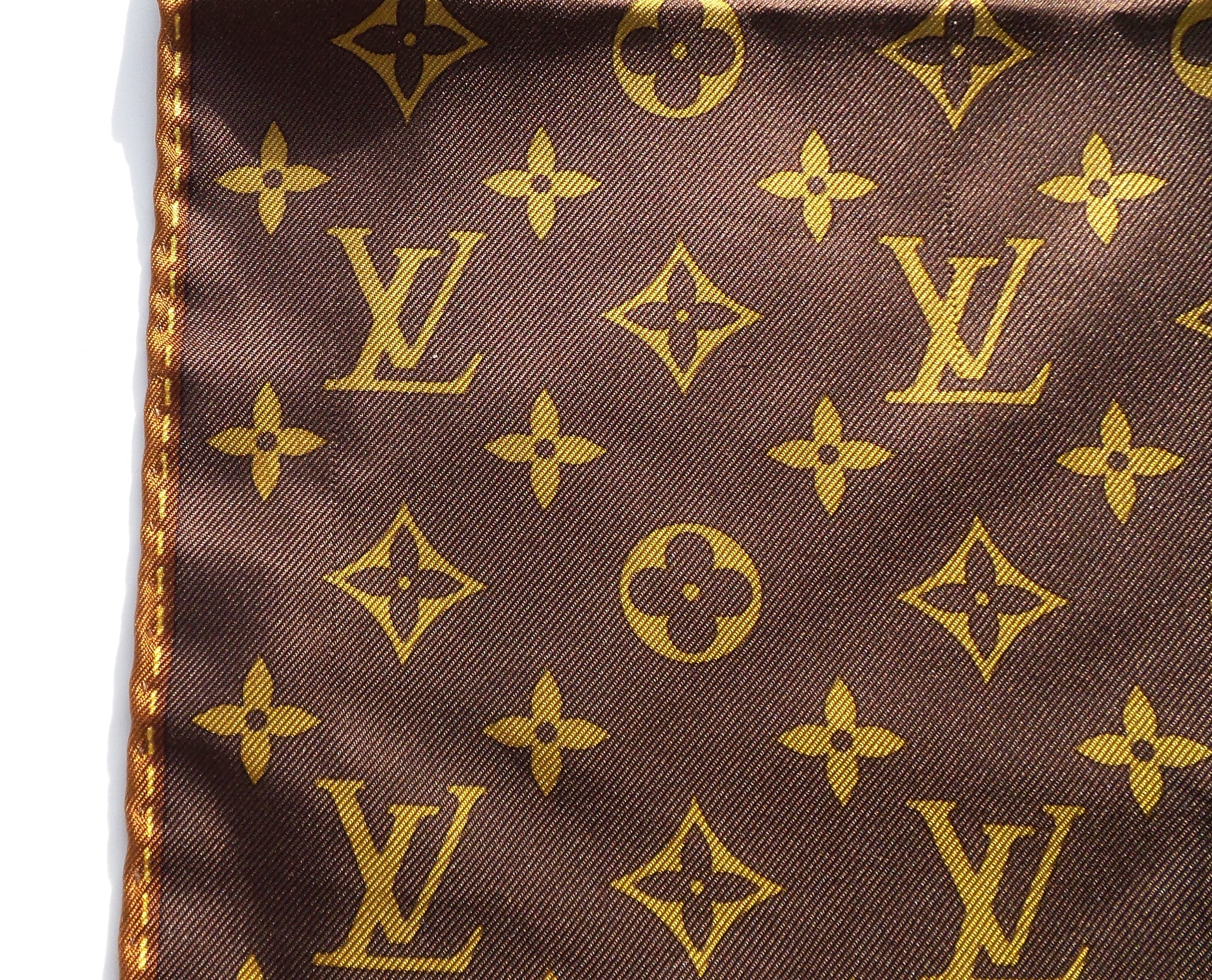 &#39;Sold&#39; LOUIS VUITTON Inventeur Brown Gold Monogram Logo Silk Twill Squ – Encore 0