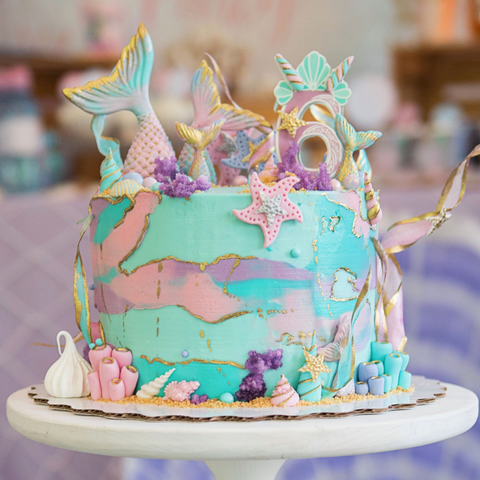Gâteau anniversaire Barbie bleu