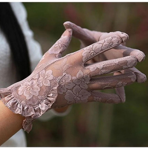 Lace princess gloves