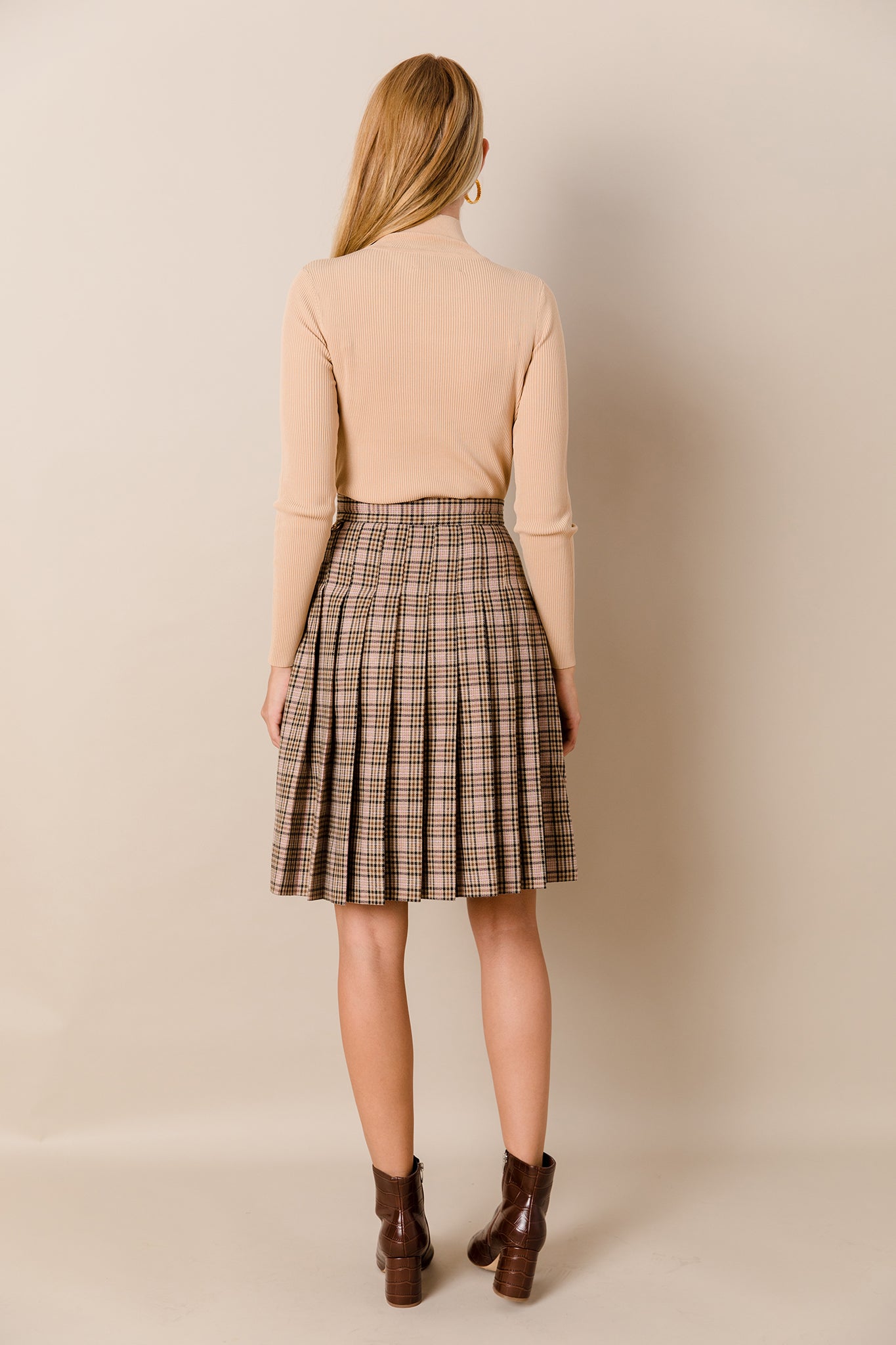Pleated Plaid Skirt with Removable Chain