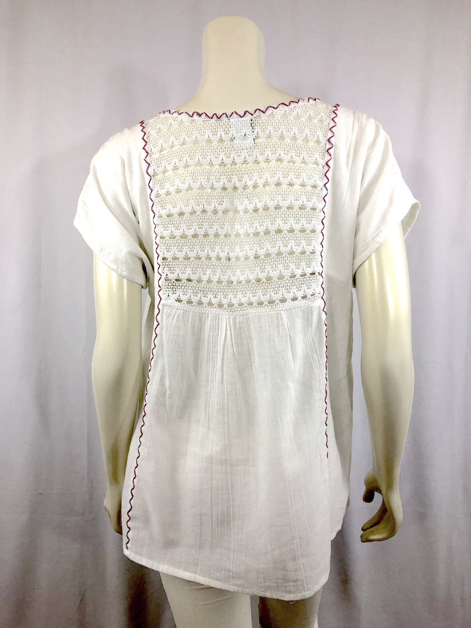 Madia - white top