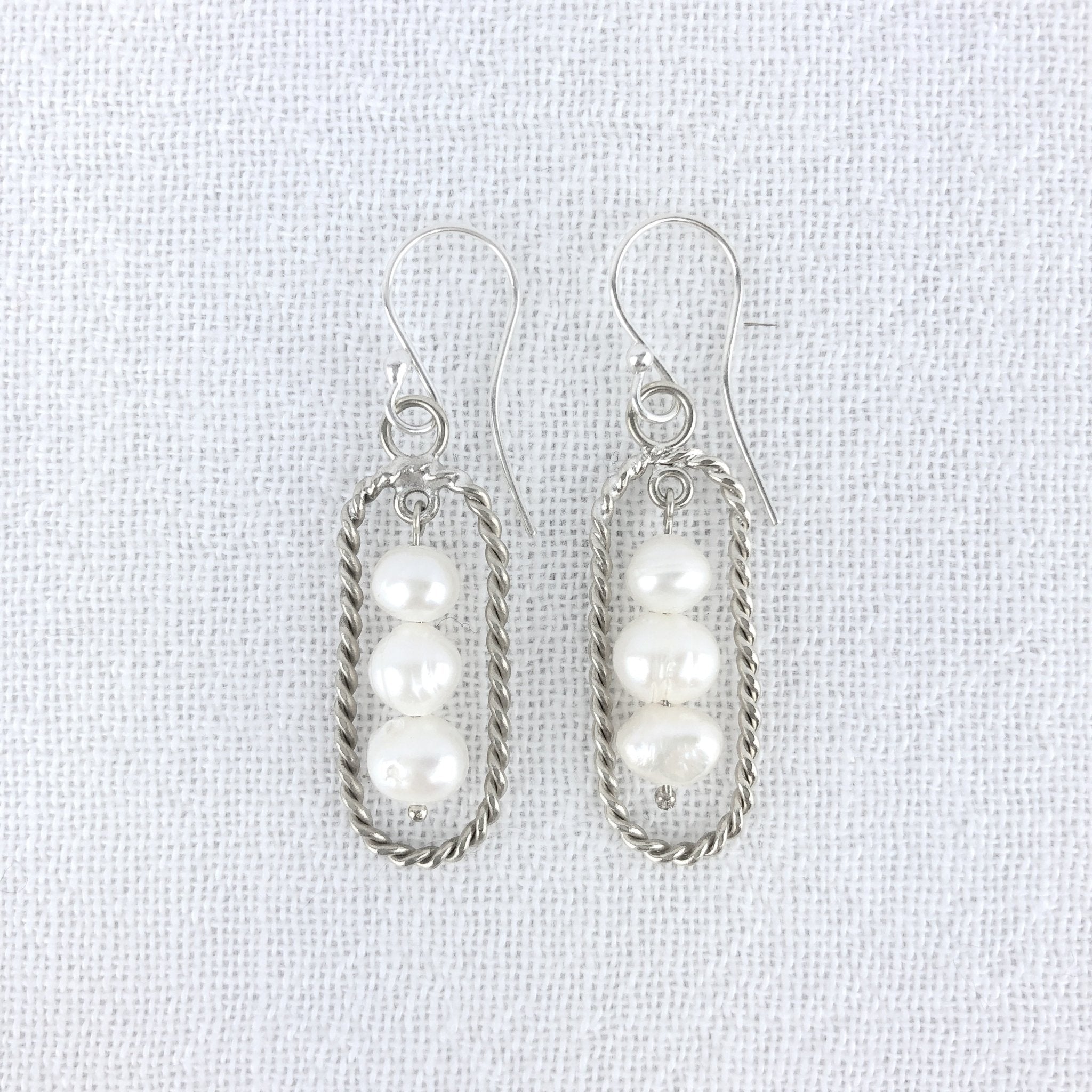 Perla - trio pearl earrings