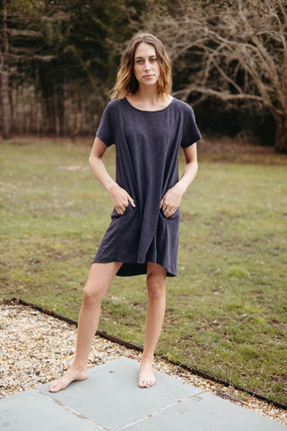 THE MOLLY DRESS IN NAVY WITH POCKETS MONTAUK EDIT