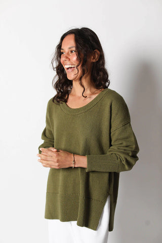 PERI SWEATER IN OLIVE