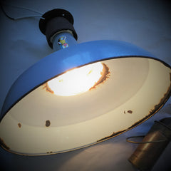 納屋のライト ヴィントポリウム ラット ロッド エナメル戦艦 グレーの照明 シーリング ライト ホームセンターの若返り 修復ハードウェア 作業中