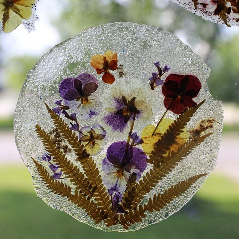 Flower suncatchers