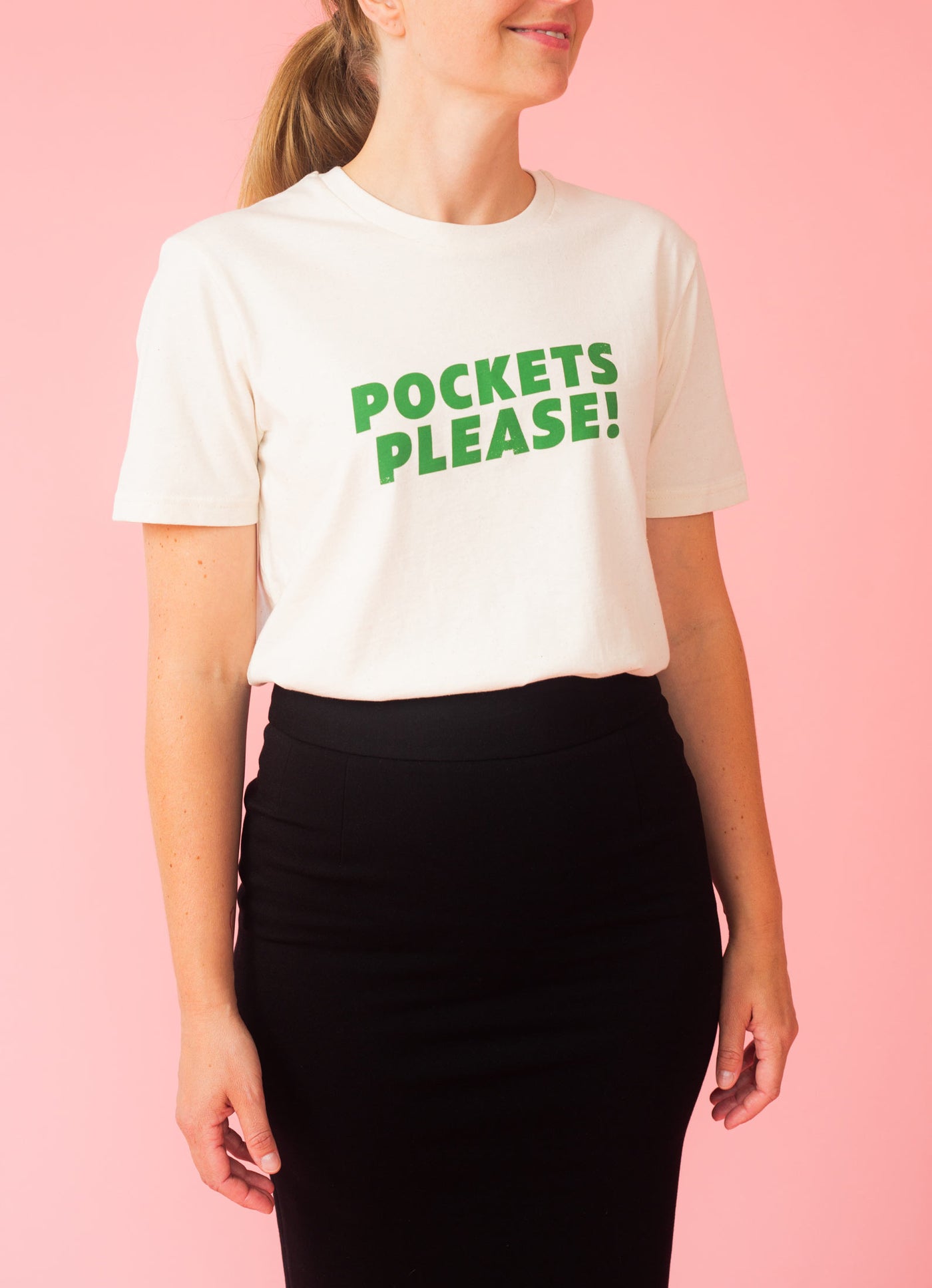 Pockets please" T-shirt - Creme/grøn – Dress the bird