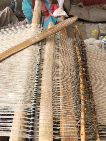 weaving of the traditional fabric snambu