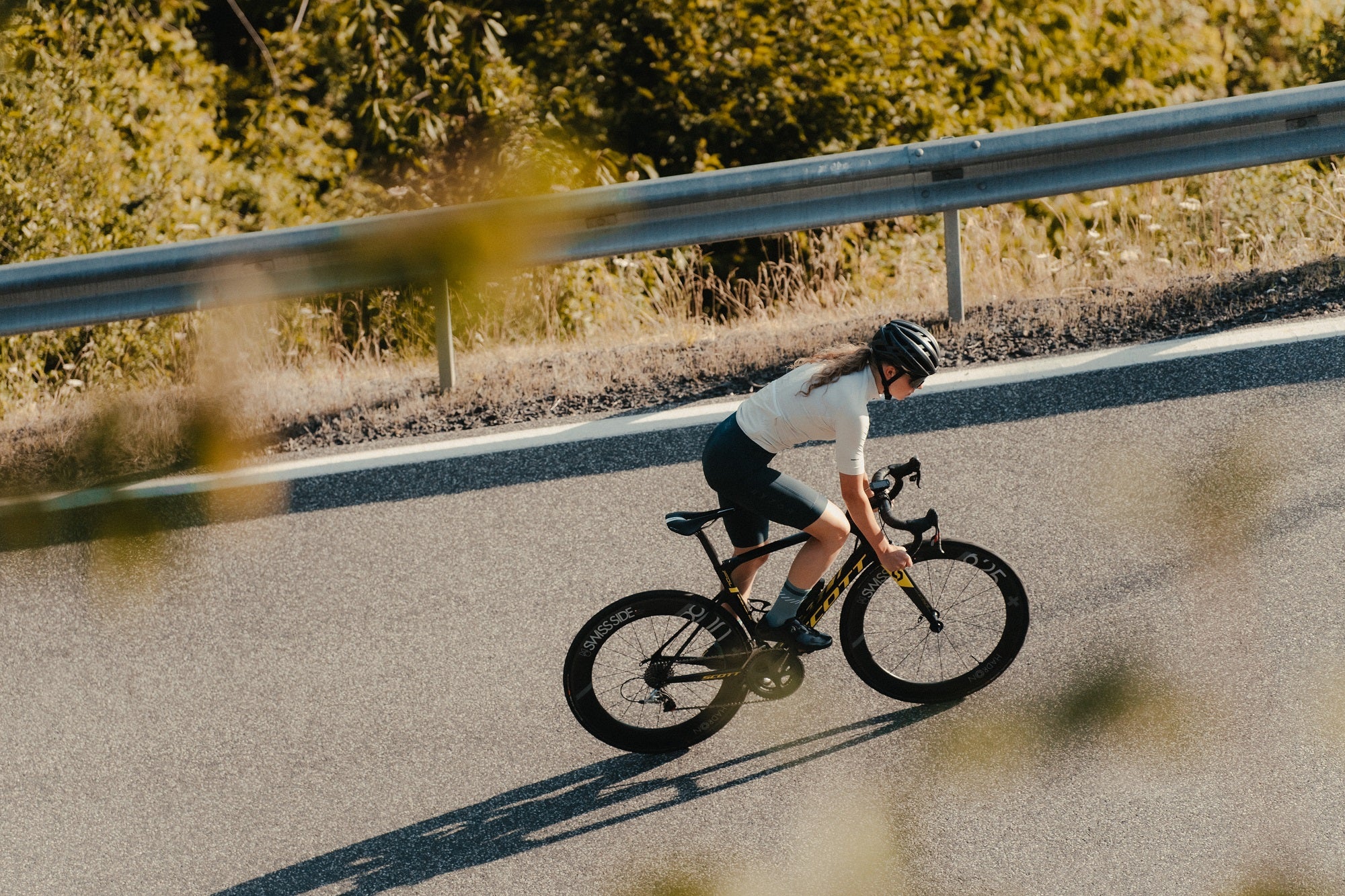 Mit der richtigen Vorbereitung ist das Radfahren im Triathlon-Wettkampf sehr gut machbar.