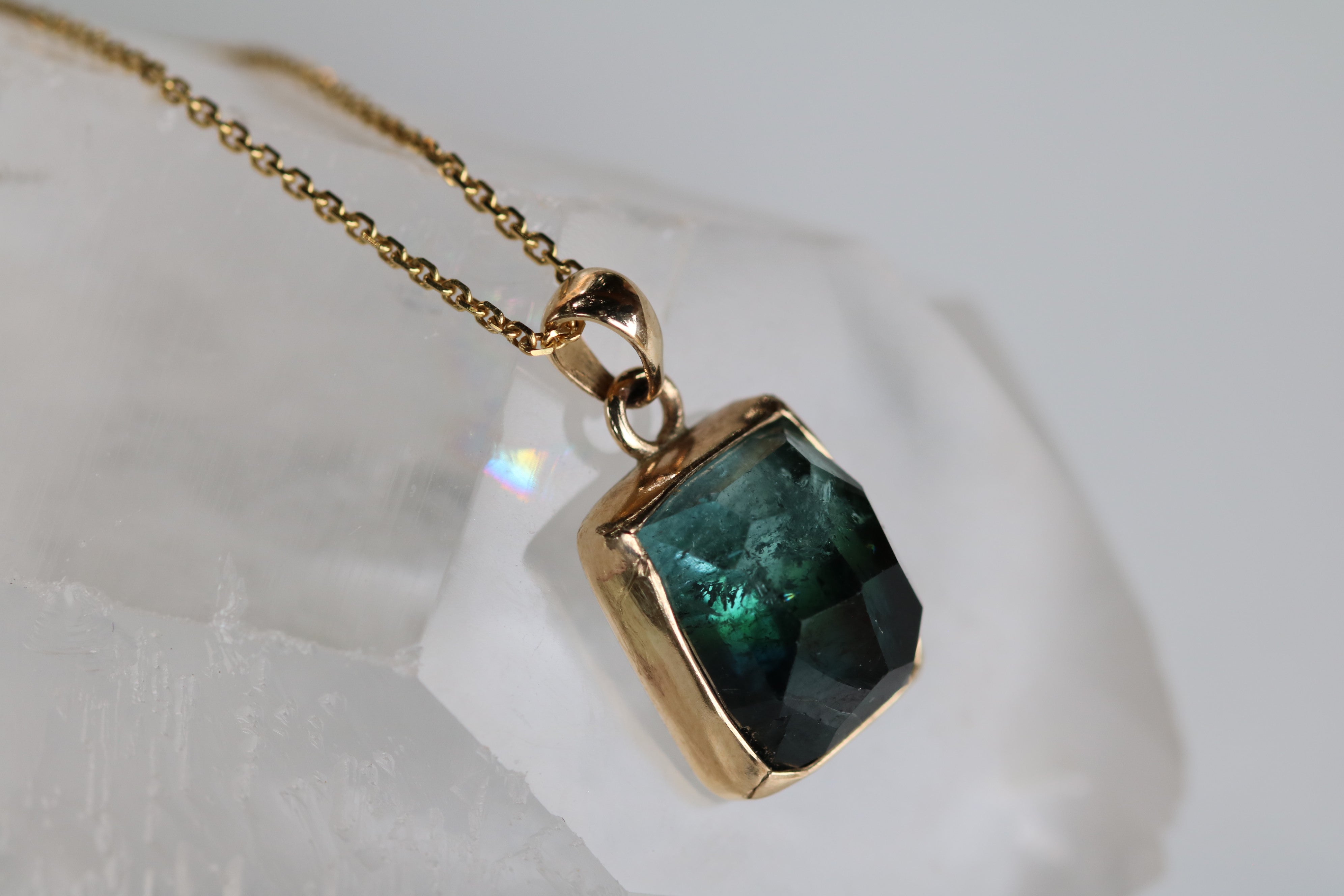 14k gold green tourmaline pendant