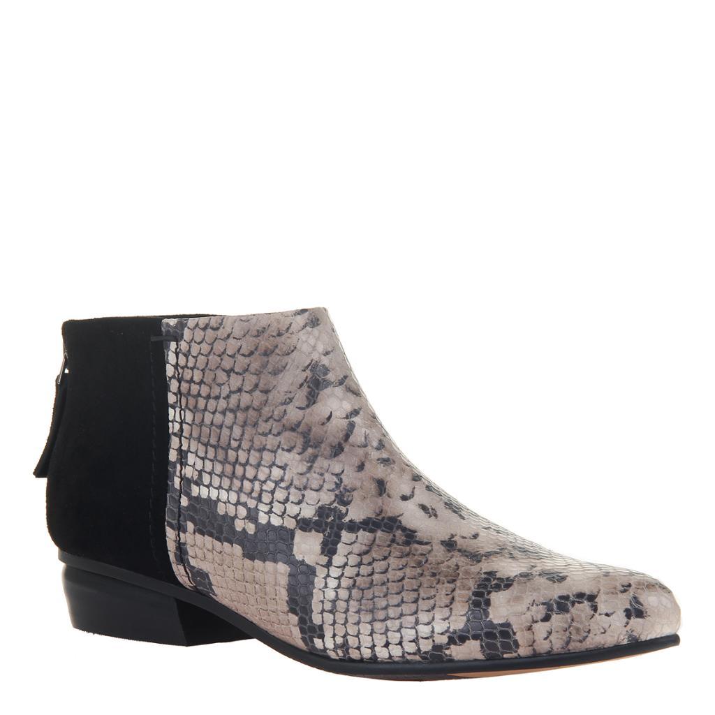 chelsea boots snake print